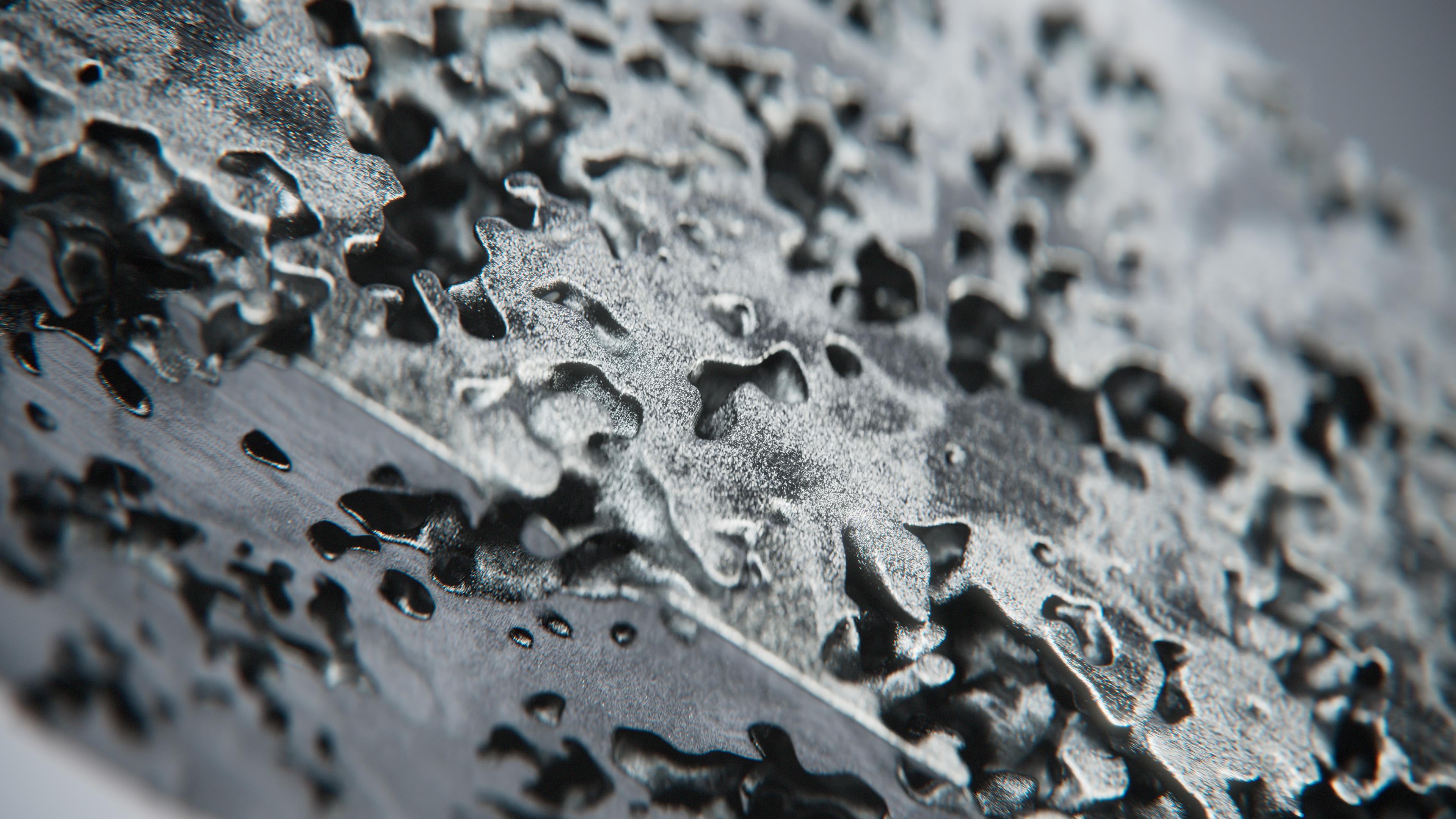 Simulation of specialty metal alloy production under ultra-high-vacuum conditions